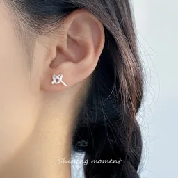 Airochi Plata de Ley 999 Estilo Ins Dulce Fresco Sentido de Diseño Nicho Exquisitos Pendientes de Tachuela de Nudo con Diamantes de Imitación M06147