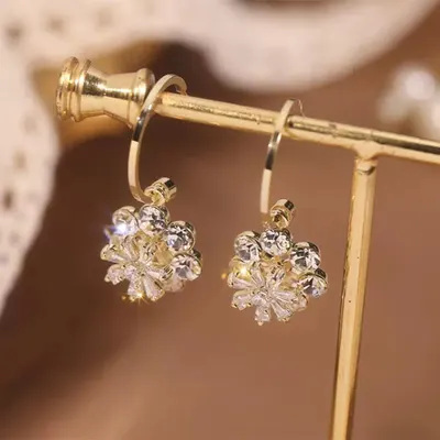 Blomma korta hängörhänger söt fashionabla stilrena örhängen damörhängen