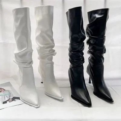 Botas altas plissadas com bico pontudo, estilo europeu e americano, para mulher, 2023, moda de outono, botas com salto fino, botas empilhadas, botas altas até acima do joelho