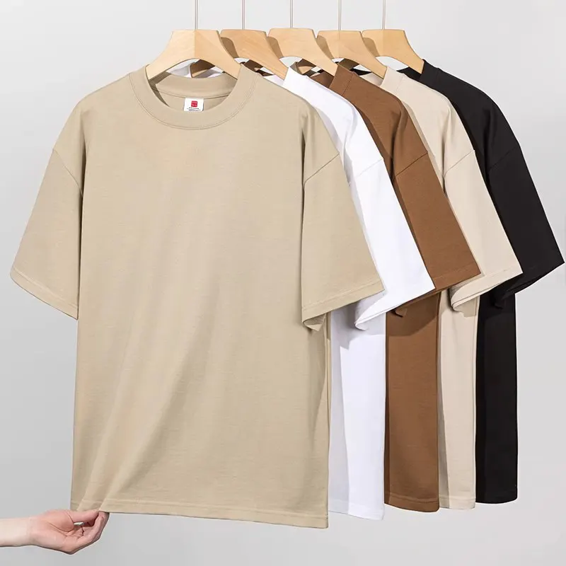 Camiseta holgada de talla grande con cuello redondo y manga corta