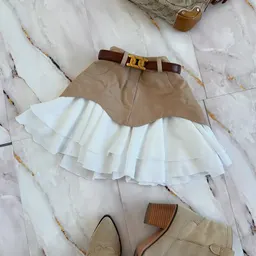 Saia de renda cintura alta, com camadas