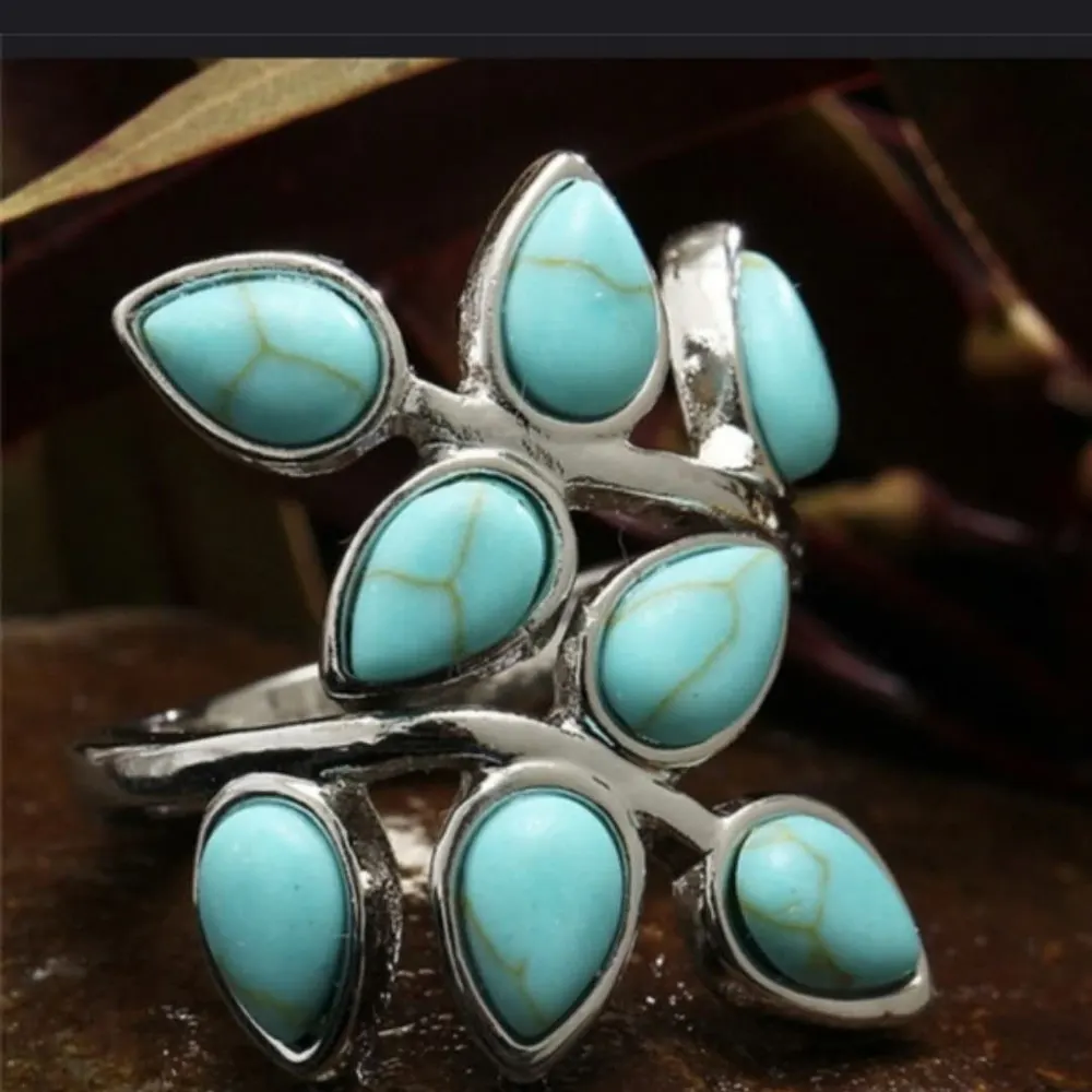Anillo de ágata verde de ocho hojas con estilo natural