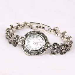Relógio de quartzo com pulseira de coração de cristal e strass, estilo prata tibetana retro, para mulheres