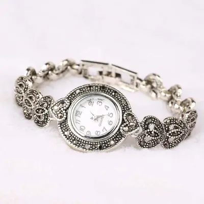Reloj para mujer, estilo plata tibetana retro, pulsera con corazón de cristal y pedrería, reloj de cuarzo