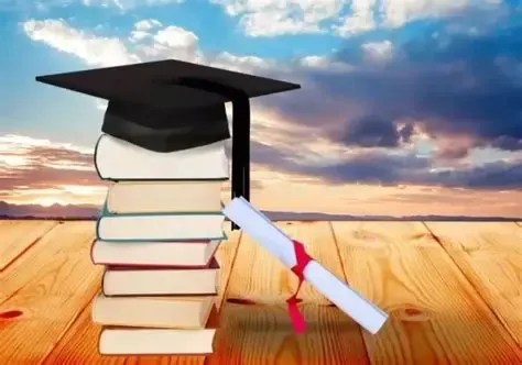 Sem promoção após três anos de trabalho? Quer obter um bacharelado em 2026? Como escolher entre educação para adultos, autoestudo e ensino aberto?