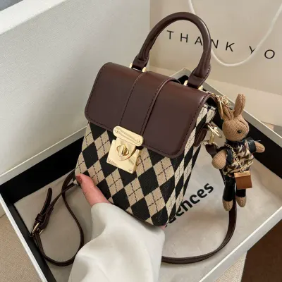 حقائب نسائية عصرية لعام 2025 ربيع تصميم فرنسي فريد من نوعه حقائب عبر الجسم وحقائب tote وحقائب مربعة صغيرة الأكثر مبيعاً