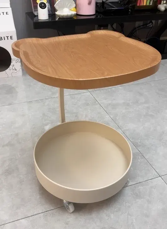 Mesa pequena para lanches e chá