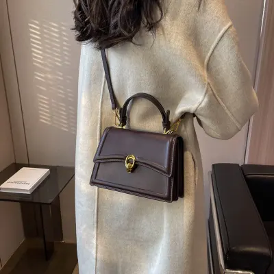 Nova Bolsa de Mão de Axila de Alta Gama, Bolsa de Ombro e Transversal Moderna e Versátil para Mulheres
