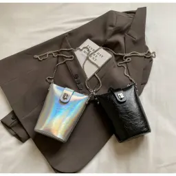 Nischad baguette ny stil sommar högkänsla silverväska enkel axel fashionabel all-match hinkväska