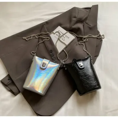 Bolsa de balde de ombro única, prateada, de alta qualidade, nova de verão, estilo baguete de nicho, elegante e combinável