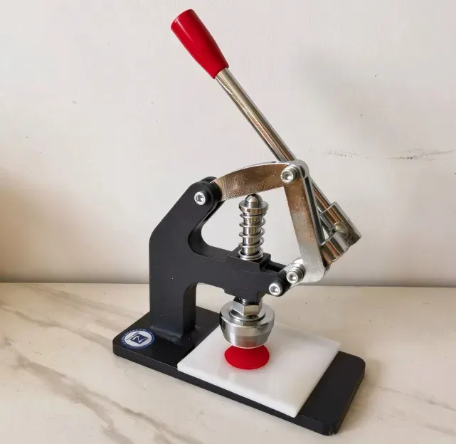 Máquina de corte de muestras textiles portátil, redonda, de 10 cm² y operada manualmente.