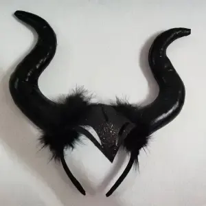 Conjunto de Dois Colares de Chifre Pretos