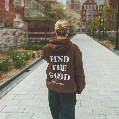 Camisola com forro de lã, cores lisas e estampado de letras