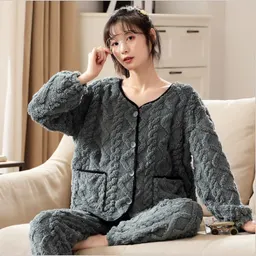 Fabriksförsäljning av nya koral fleece-jacquard pyjamas för kvinnor, bekväma bomullsvänta hemkläder set