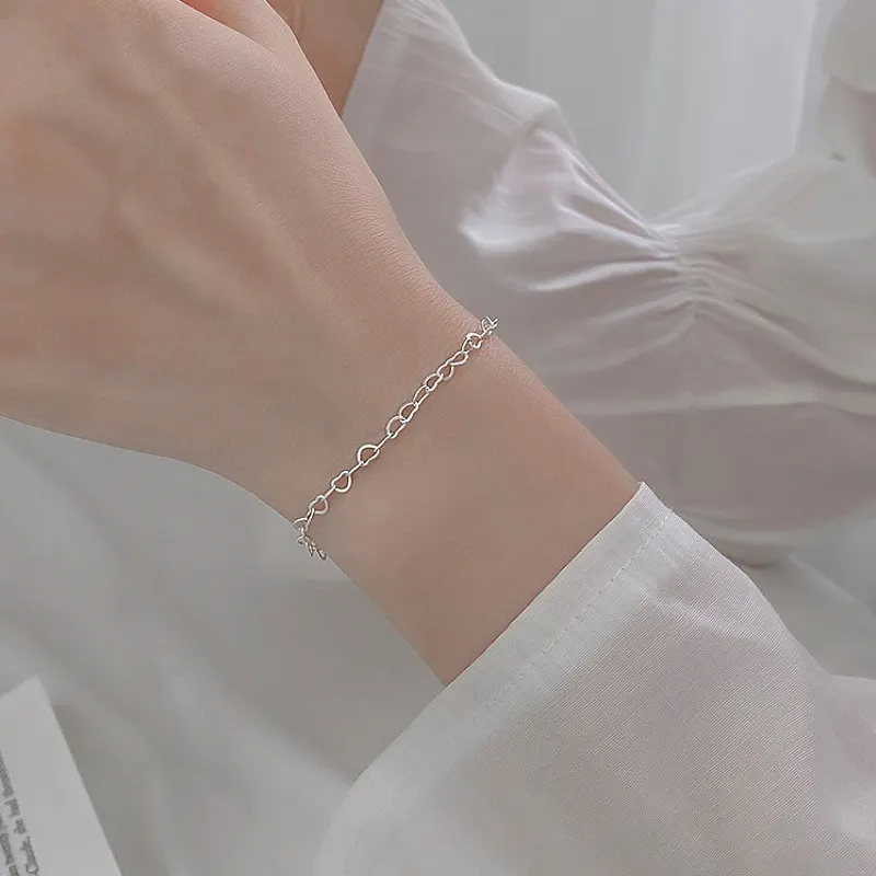Pulseira de coração de prata, design simples e elegante, joalharia para mãos