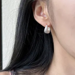 Pendientes de Aro de Terciopelo Plateado Blanco con Forma de Gota de Agua de Alta Gama para Mujer