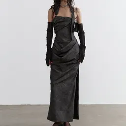 Vestido tubo de alça de couro PU tingido com tinta de fumo escultural