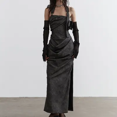 Vestido tubo de alça de couro PU tingido com tinta de fumo escultural