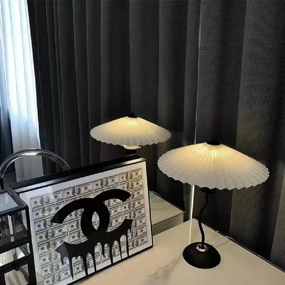 Popular Luz Nocturna Decorativa de Estilo Nórdico para Dormitorios - Lámpara de Mesita de Noche Ambiental con Brillo Cálido
