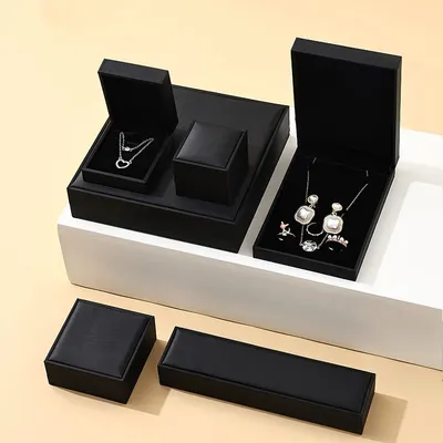 PU borstad läder smyckesförpackningslåda för ringar, halsband, hängen, armband, handledsband, örhängen, smycken, märken