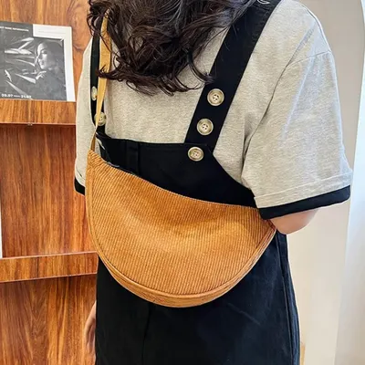 2024 dumpling bag höst ny stil kvinnors koreansk ins stil student mode internetkändis stor kapacitet crossbody dumpling bag