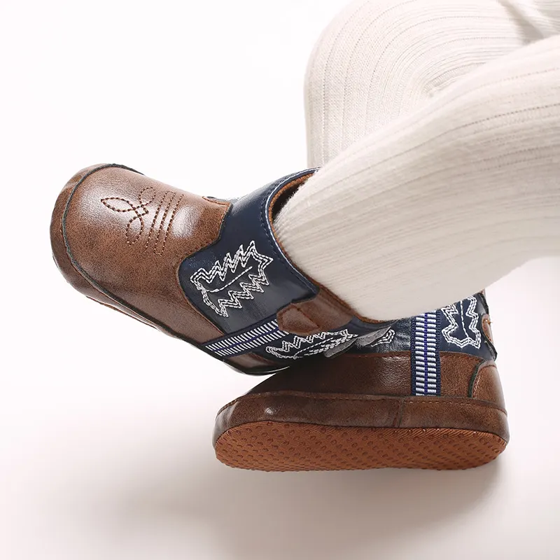 Botas de moda para crianças com estampado em PU e sola confortável