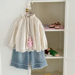 Top bordado de primavera de cor sólida