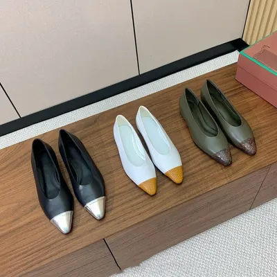 Färgsammanpassade plattbottenpumpor retro loafers enpedal skor
