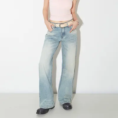Damens vida byxor i denim med hög midja och rak modell