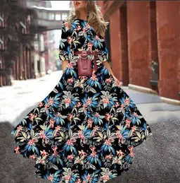 Damens överdimensionerade mönstrade klänning är fashionabel