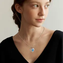 Romantiskt halsband för kvinnor med cool delfin och hjärta