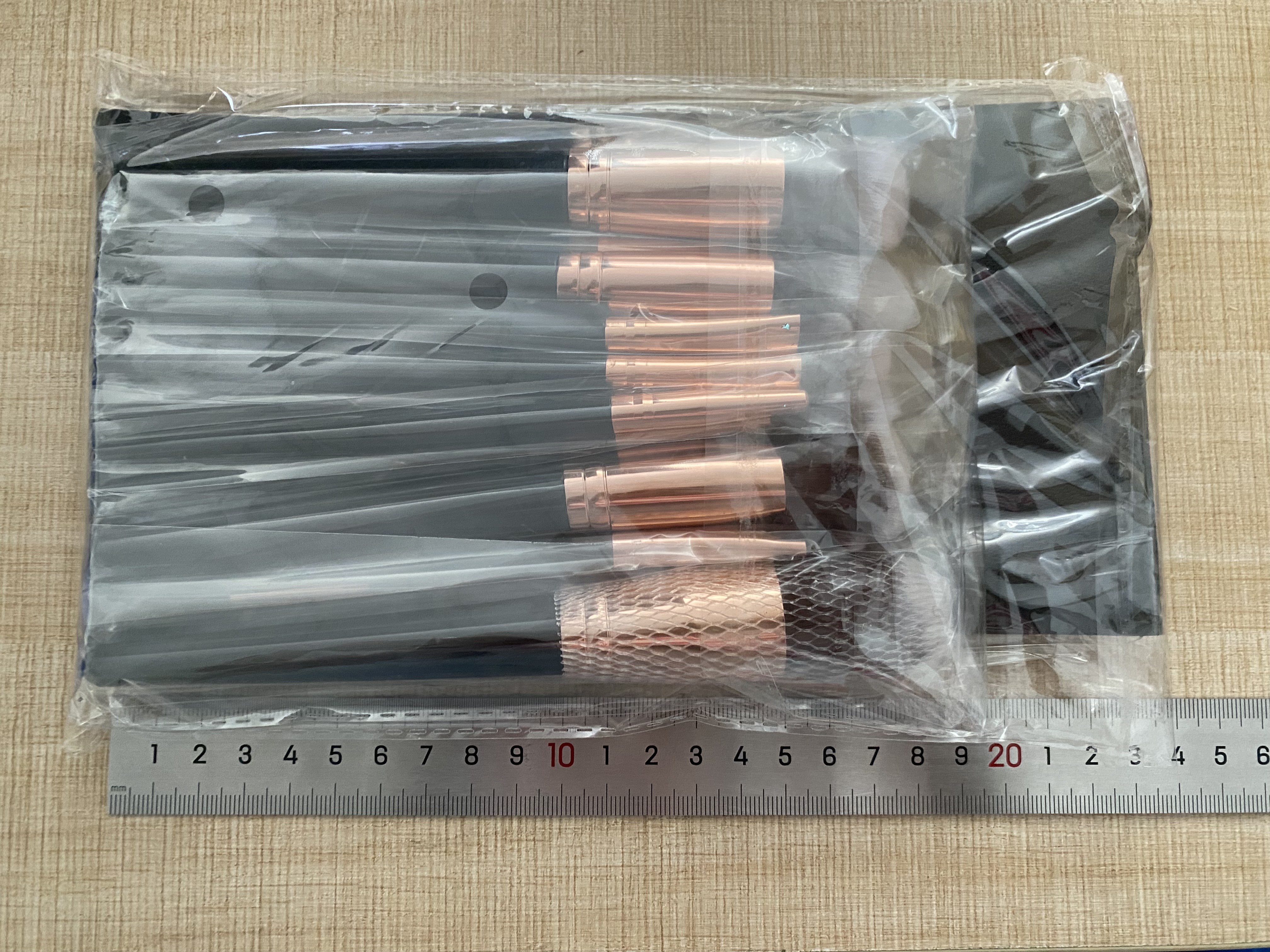 15支黑色大號化妝刷套裝+化妝刷包包含散粉刷 腮紅刷 多功能刷 眼線刷 眉梳刷 扇形餘粉刷 散粉刷 眼影刷 遮瑕刷 唇刷 眉刷 修容刷等 也可用美甲清潔刷