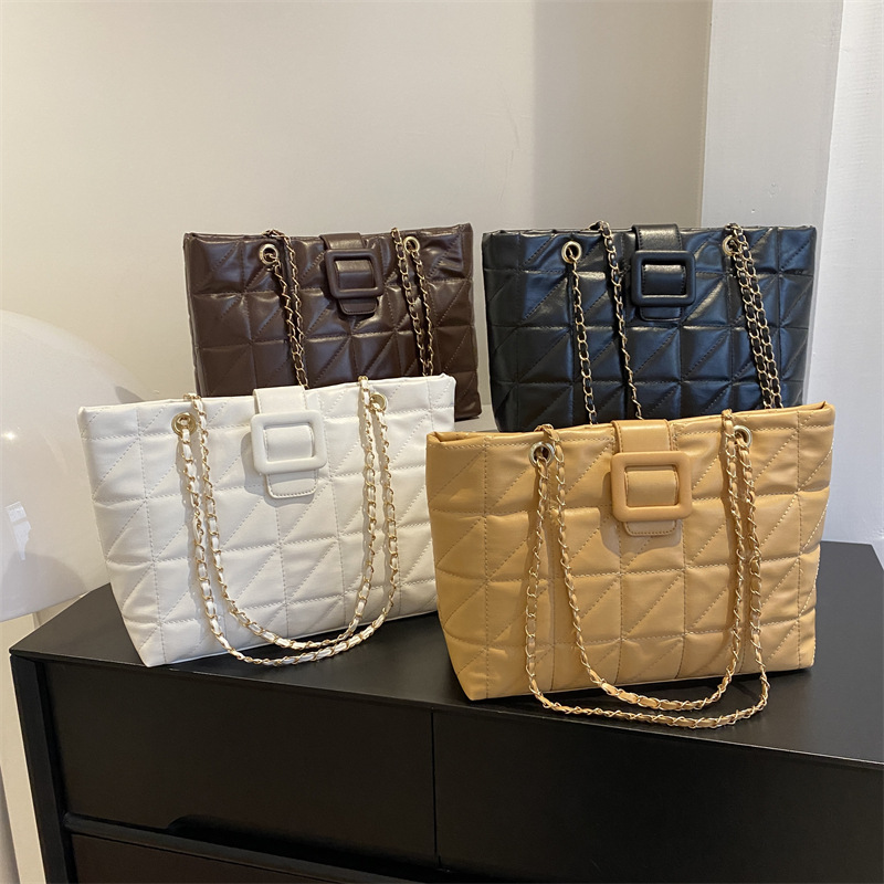 High-end new style fashionable small Chanel style diamond chain bag niche commuter shoulder bag