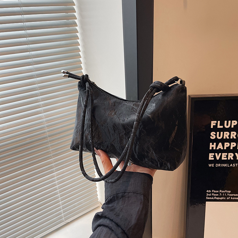 High-end new style fashionable fresh shoulder underarm bag niche stylish messenger bag