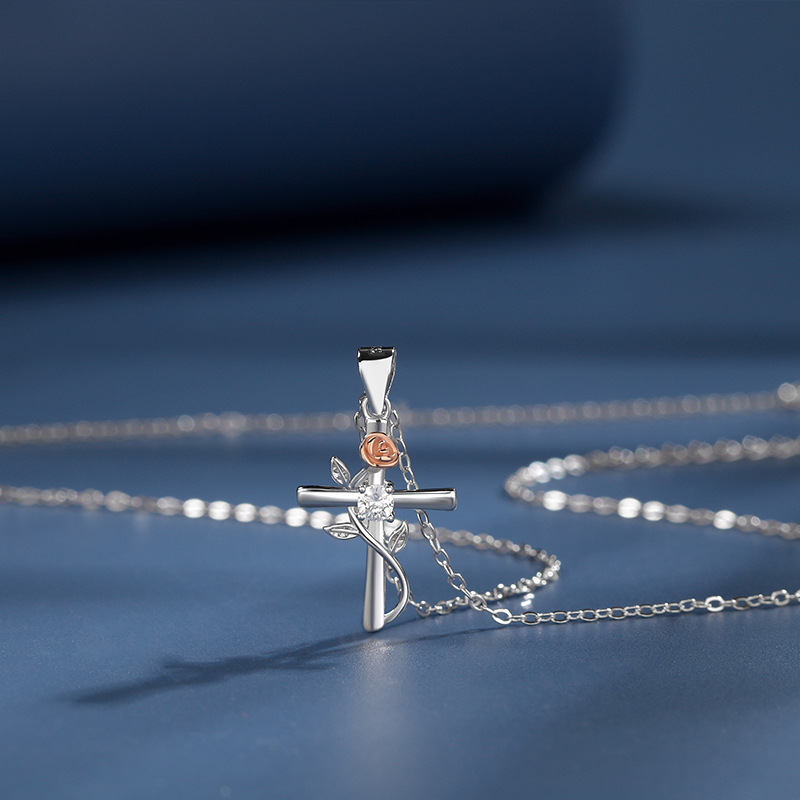 925 sterling silver cross necklace female autumn and winter European and American jewelry simple pendant clavicle chain necklace