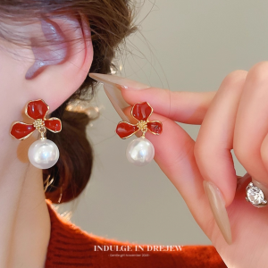 Luxury Temperament Exquisite Hong Kong Style Red Flower Pearl Stud Earrings