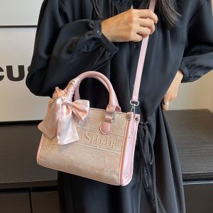 小眾刺繡設計手提小包包女新款簡約字母托特包百搭斜背包
