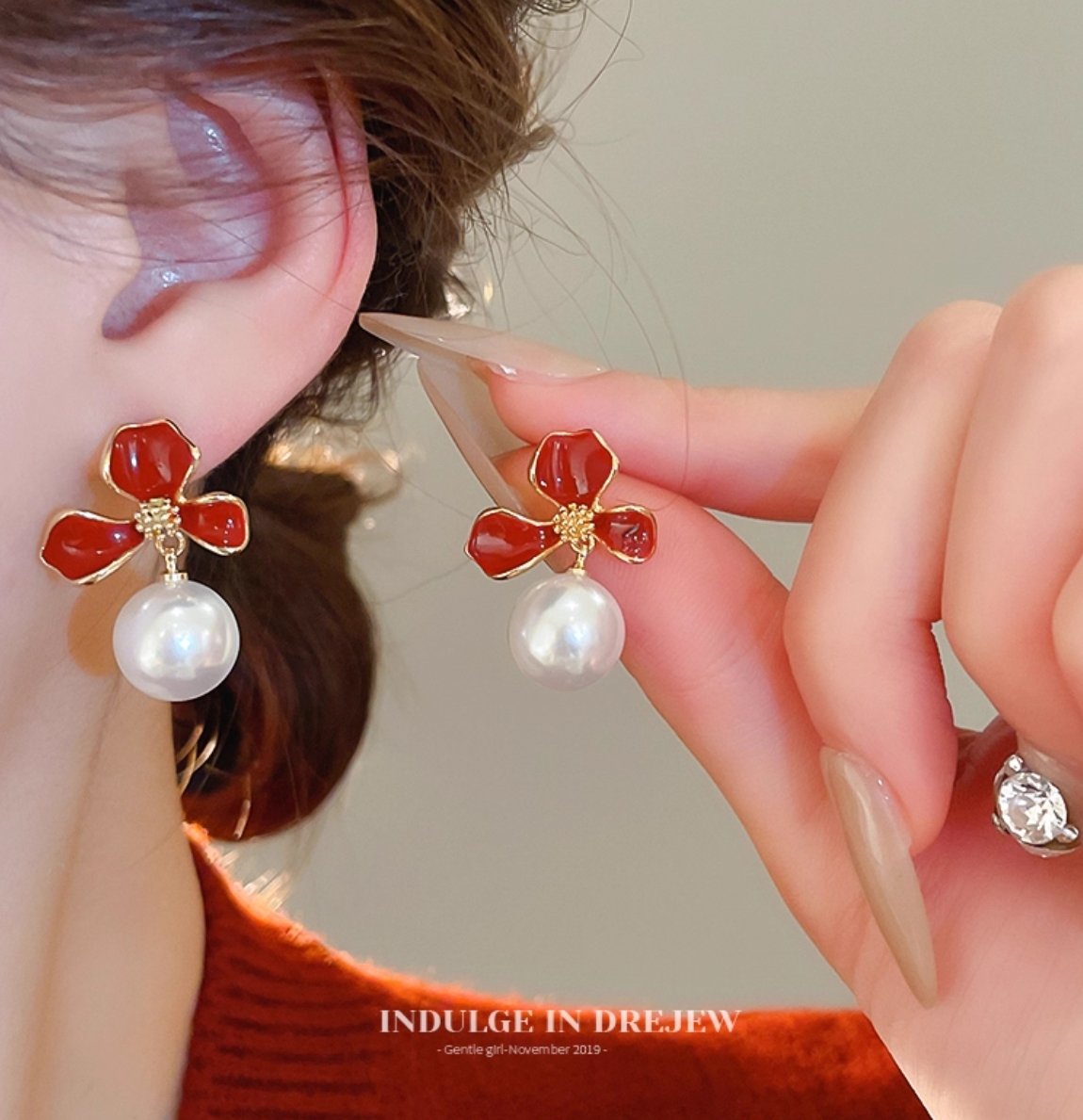 Retro Red Flower Pearl Stud Earrings: Luxury Temperament & Exquisite Hong Kong Style