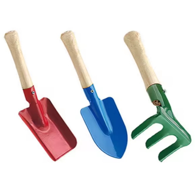 Sturdy Wooden Handle Carbon Steel Sand Shovel Rake Hand Garden Tools OEM Customizable for Flower Plant Potting Digging