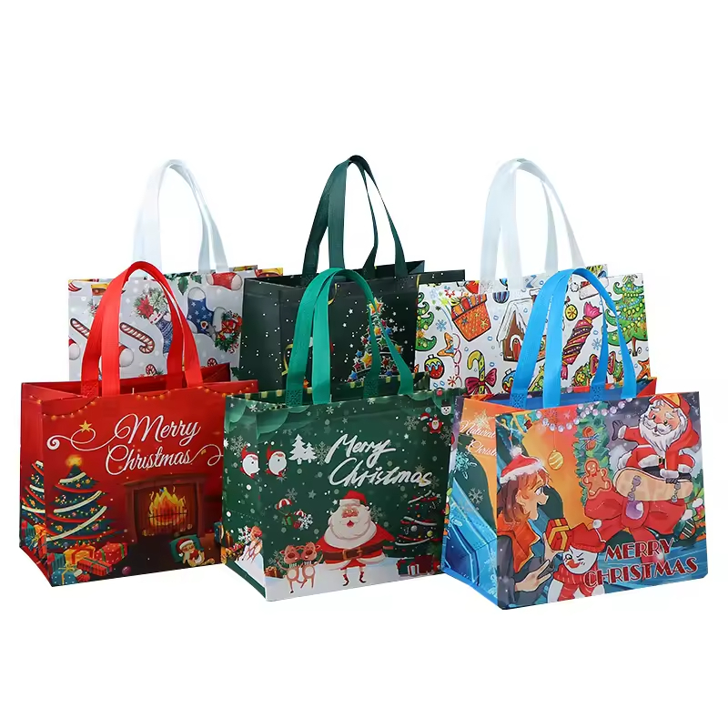 Wholesale Cartoon Christmas Handbag Portable Foldable Non-Woven Fabric Bag Coated and Recyclable Gift Packaging Bag in Stock