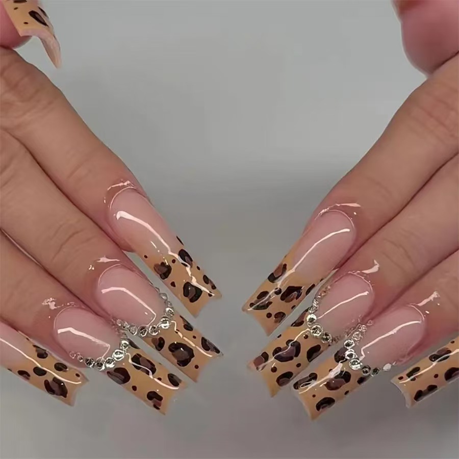 30 piezas de uñas postizas adhesivas con estampado de leopardo y punta francesa, decoradas con cristales