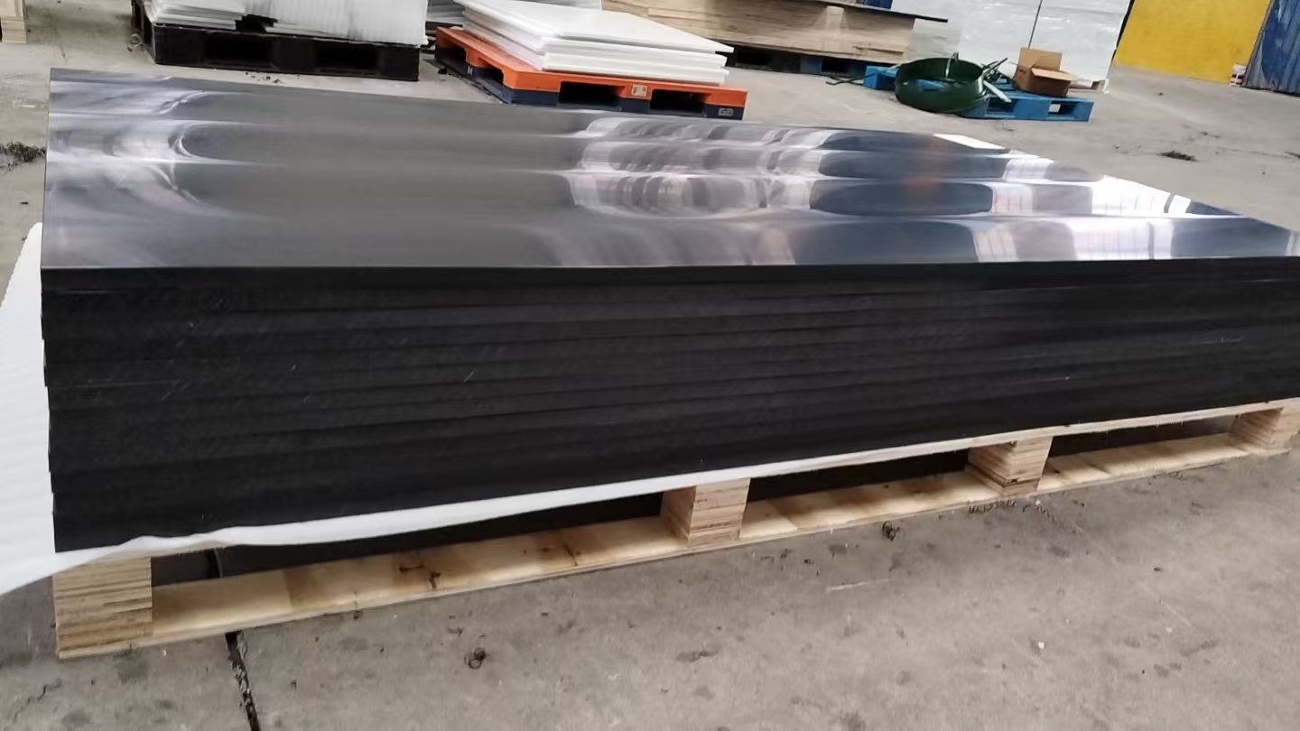 Ultra-high molecular weight polyethylene board.